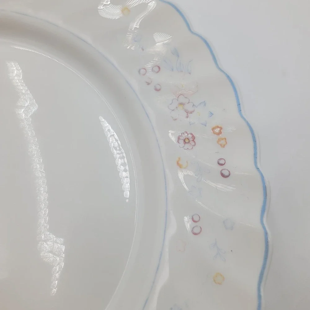 8 Arcopal Victoria Floral Dinner Plates Scalloped Swirl Rim Blue Border 10.5